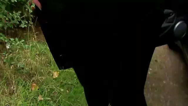 Πορνό χωρίς εγγραφή  Ο τύπος χαϊδεύει την ελληνικο ερασιτεχνικο σεξ βιντεο κοπέλα γυμνή και να την γαμήσεις στον κώλο