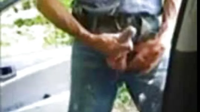Πορνό χωρίς εγγραφή  Η γυναίκα, ξαπλωμένη στο κρεβάτι, σπρώχνει τα σεξ βιντεο σειρηνα εσώρουχά της και δίνει στον εραστή της ένα ποτό