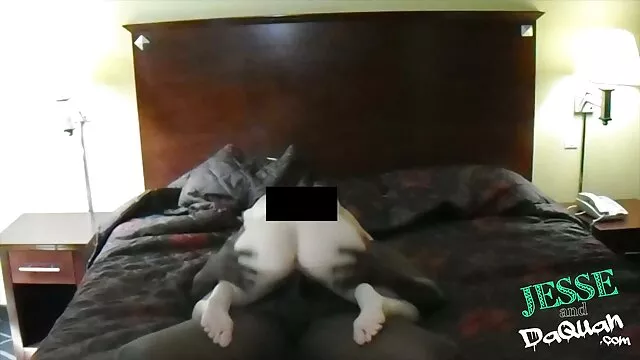 Πορνό χωρίς εγγραφή  Ένας γενειοφόρος παππούς να δώσει από του στόματος σε μια νεαρή sex video ellinika γυναίκα και να την γαμήσω στον κόλπο