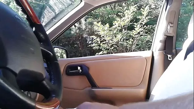 Πορνό χωρίς εγγραφή  Μια ηλικιωμένη γυναίκα δίνει μαύρο tsontes me mounares πίπα βαθιά