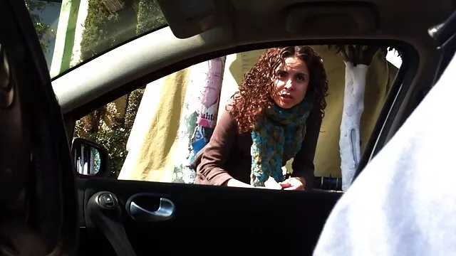 Πορνό χωρίς εγγραφή  Νεαρή ξανθιά μάσημα με έναν σειρηνα σεξ βιντεο τύπο στον καναπέ