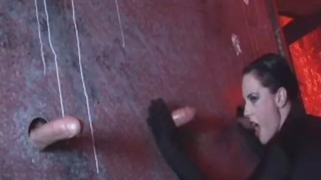 Πορνό χωρίς εγγραφή  Τρεις Ρώσοι άρπαξαν σε όλες τις τρύπες έξι κορίτσια στη φύση δωρεαν sex video
