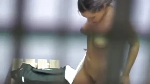 Πορνό χωρίς εγγραφή  Σκούρα μαλλιά πόρνη κρουνός πιπίλισμα μαύρο κάτω από τη ελληνιδεσ σεξ βιντεο γέφυρα