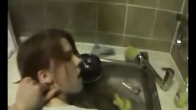 Πορνό χωρίς εγγραφή  Μοντέλο με τατουάζ στον κώλο fingering σεχ βιντεα καιρό dildo