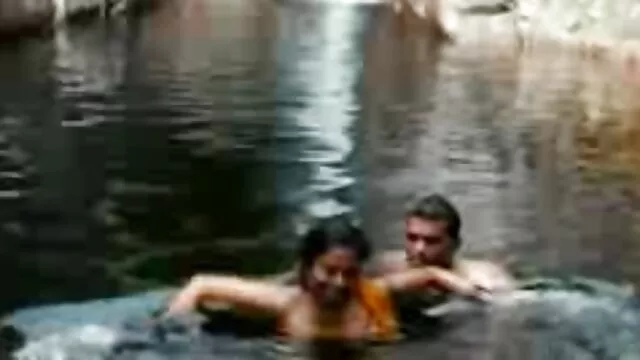 Πορνό χωρίς εγγραφή  Τέσσερις μαύροι αρπάξει μια sex τσοντεσ μητέρα με μεγάλα στήθη στον καναπέ