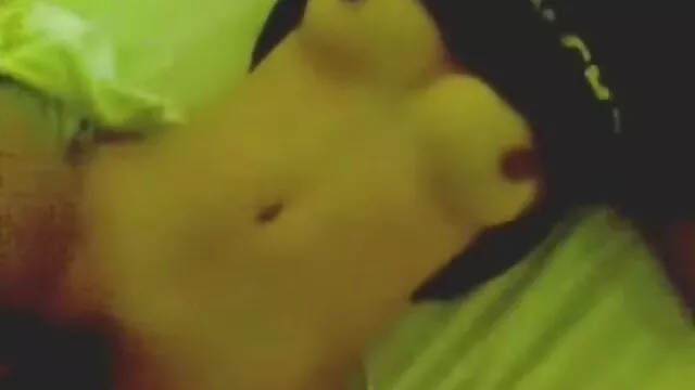 Πορνό χωρίς εγγραφή  MILF διασκέδαση ενηλίκων στο κρεβάτι με τα σειρηνα σεξ βιντεο χέρια της και παιχνίδια φύλων