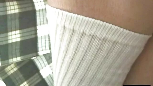 Πορνό χωρίς εγγραφή  Ο σύζυγος με ένα τατουάζ στο χέρι του για να φιλήσει τη σύζυγό του και ερασιτεχνικο σεξ ελληνικο να κάνει σεξ μπροστά από την κάμερα